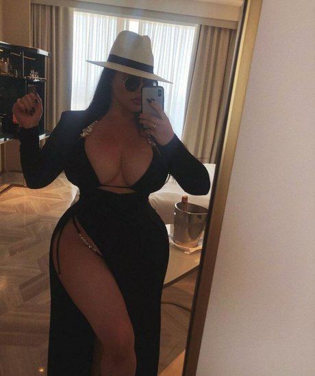 sxmonne art model photo