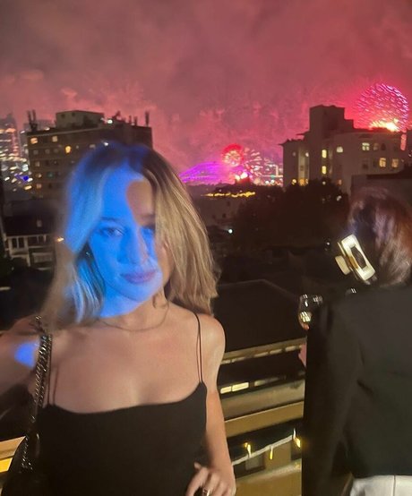 Alycia Debnam Carey exclusive pornstar pics