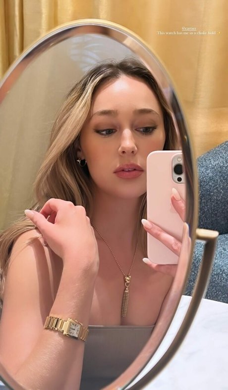 Alycia Debnam Carey star naked picture