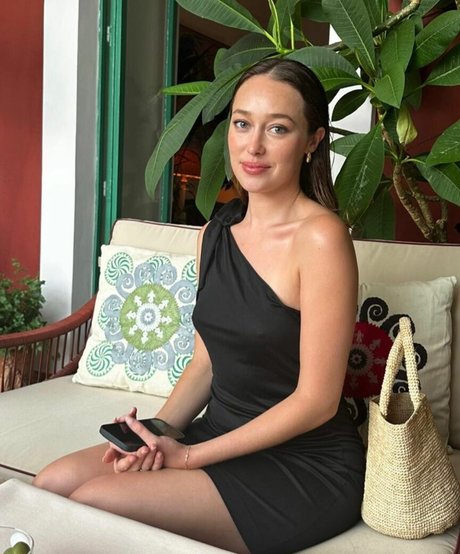 Alycia Debnam Carey exclusive model photos