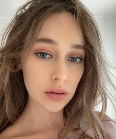 Alycia Debnam Carey sex pornstar pic