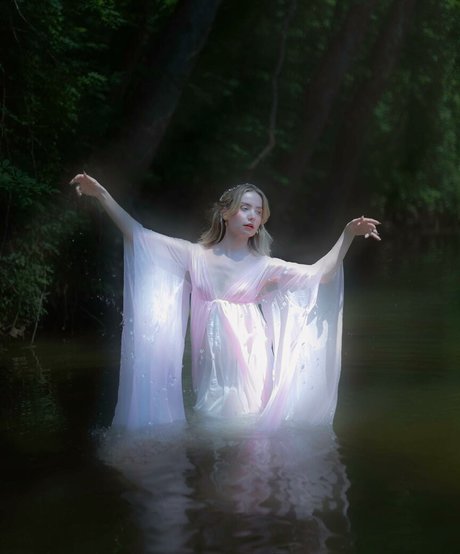 queen astraea naked star image