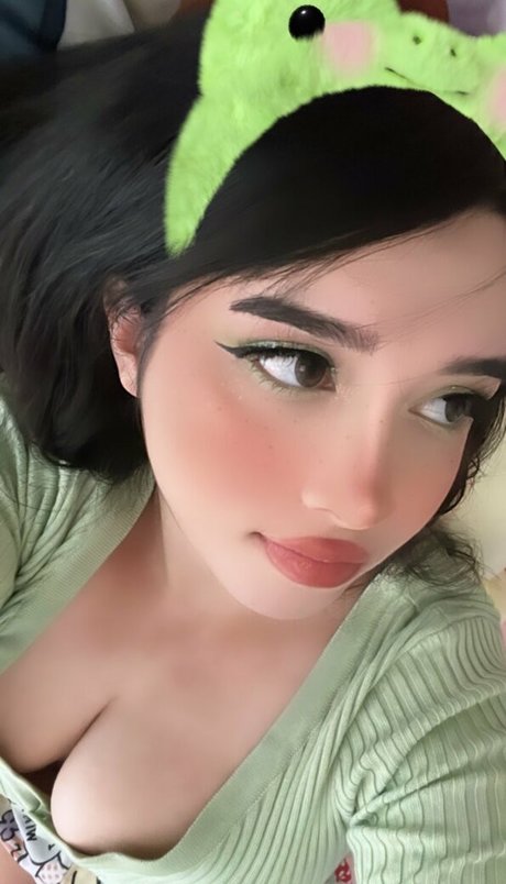 Suakirin Suaki exclusive model pic