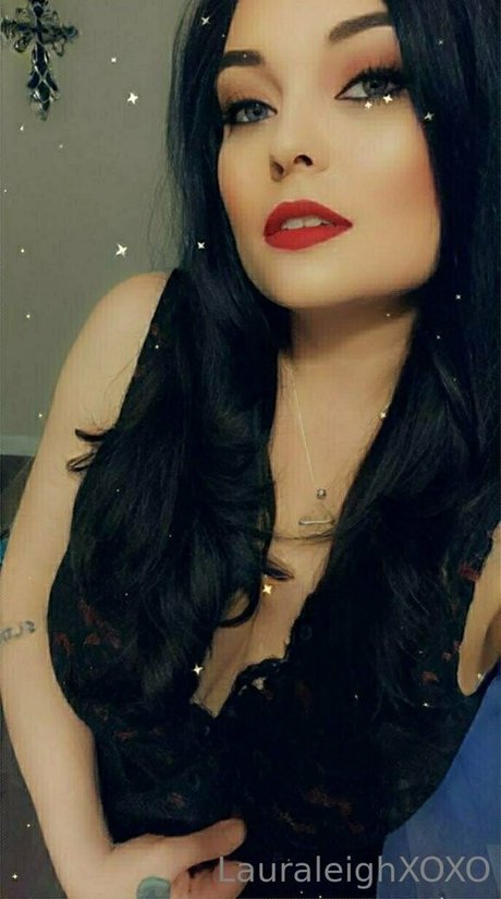 the laurajohnson star nudes pic