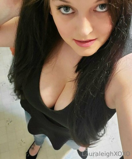 the laurajohnson naked actress image