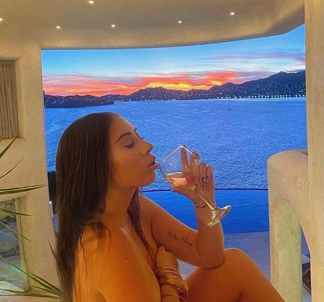 Kali Uchis beautiful model images