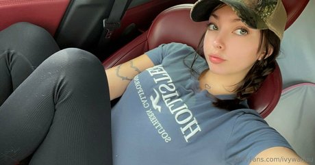 ivywaifuu hot pornstar images