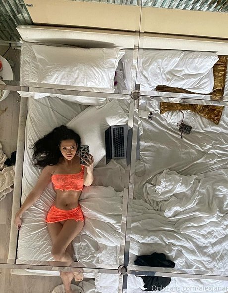 alexjanai perfect pornstar image