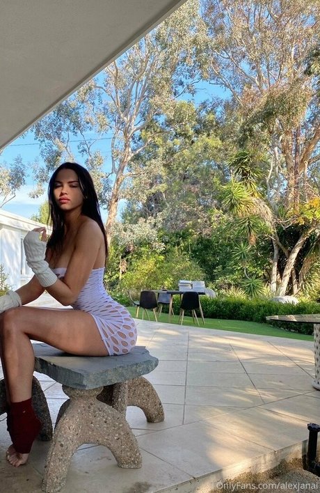 alexjanai star sexy picture