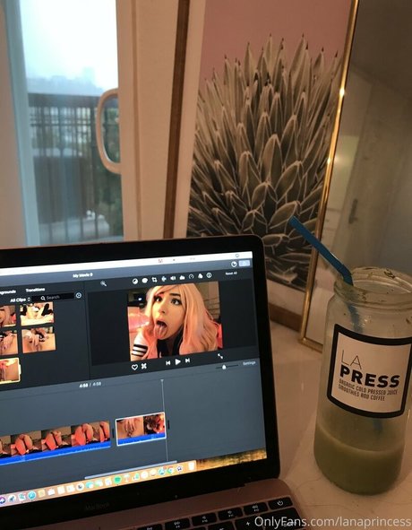 avianaviolet free actress picture