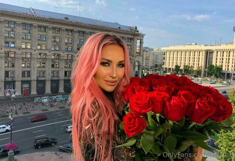 ladyink naked pornstar pic