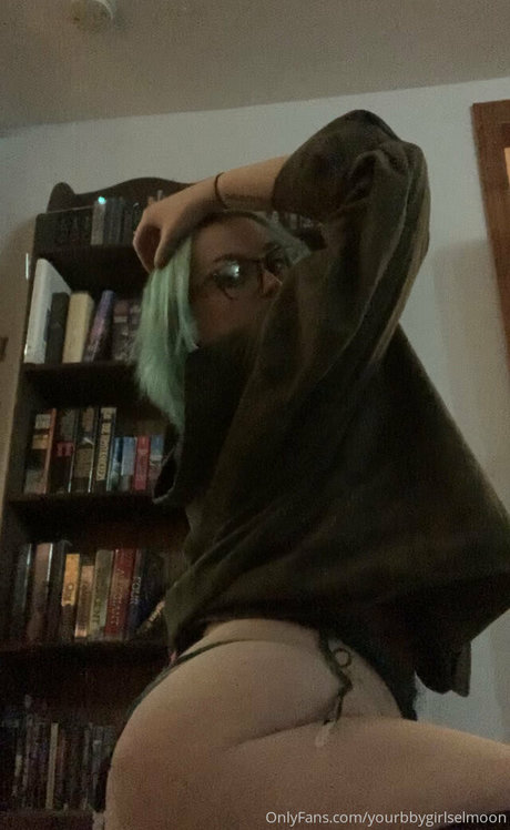 yourbbygirlselmoon model exclusive images