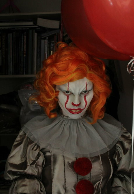 mxminxtease model naked picture