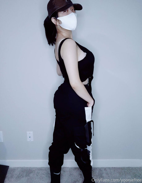 yooniefree pornstar erotic img