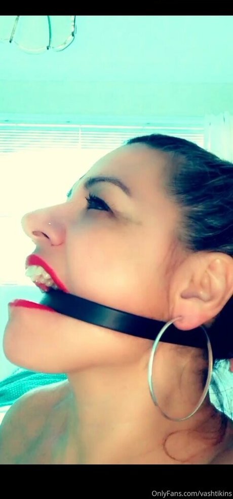 vashtikins nice model image