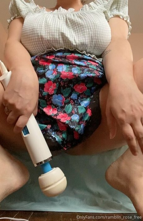 ramblinrosefree sexy model pics