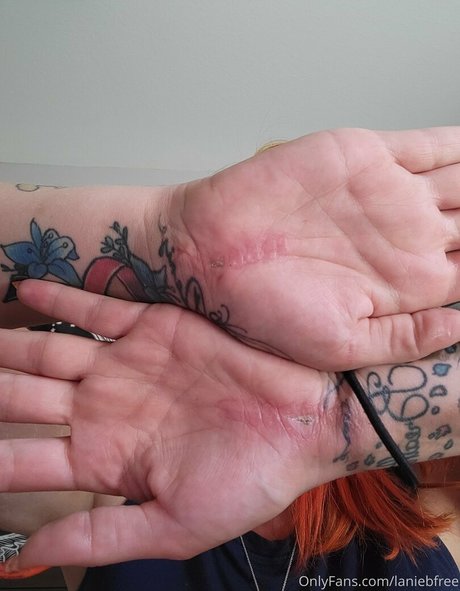 laniebfree naked actress img