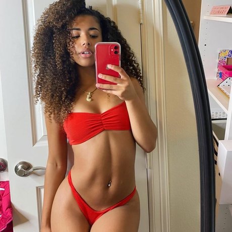 Journicarr model nudes galleries