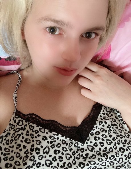 vickyjjay naked model pic