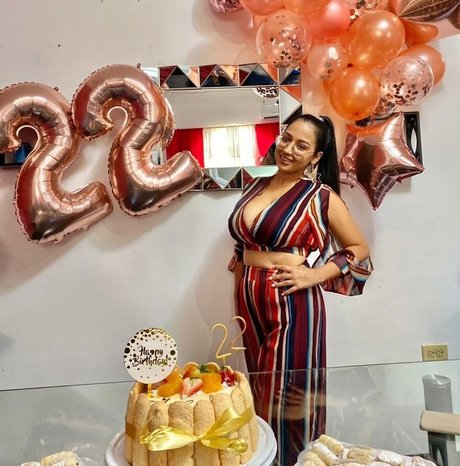 Karen Pinargote Torres pretty star photos