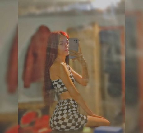 alymaria18 beautiful model image