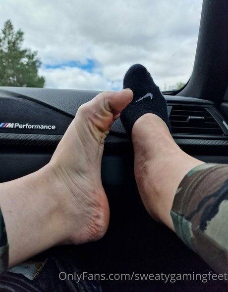 sweatygamingfeet pretty star pics