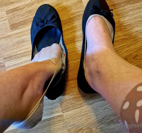 sweatygamingfeet thumbnail