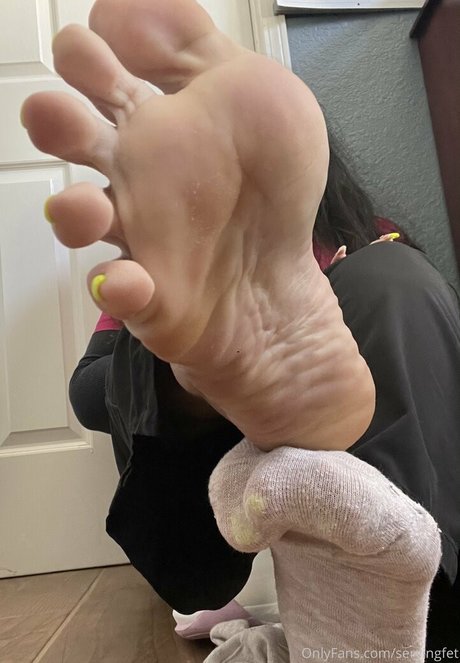 servingfet model nudes images