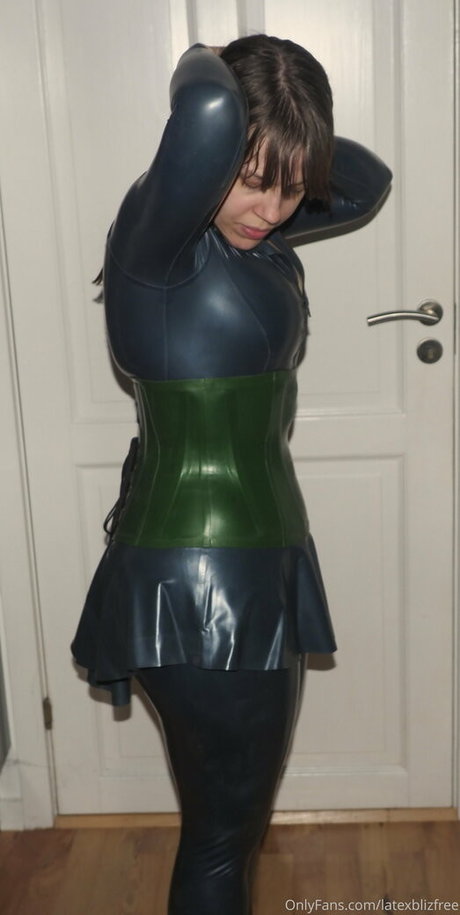 latexblizfree model adult archive