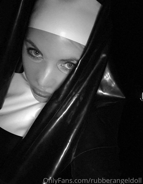 rubberangeldoll high quality pornstar archive