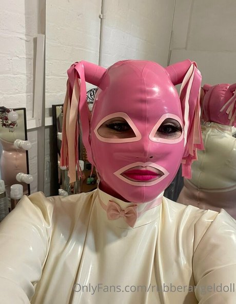 rubberangeldoll star nudes pictures