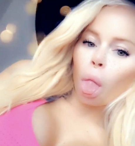 nikkidelano perfect pornstar photo