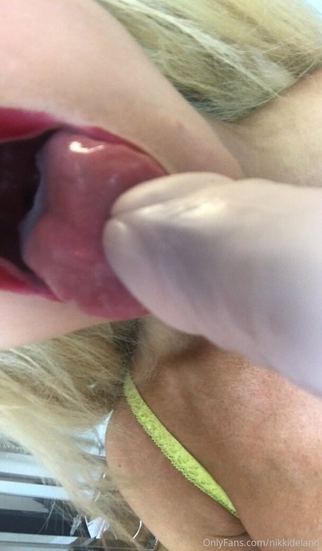 nikkidelano hot model gallery