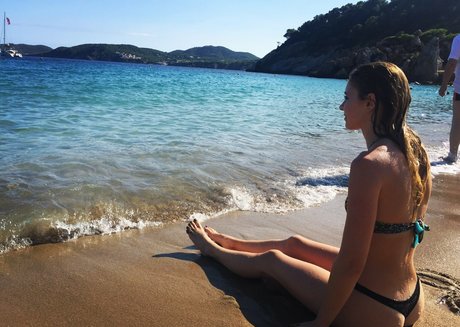 Christina Lionscat model perfect image