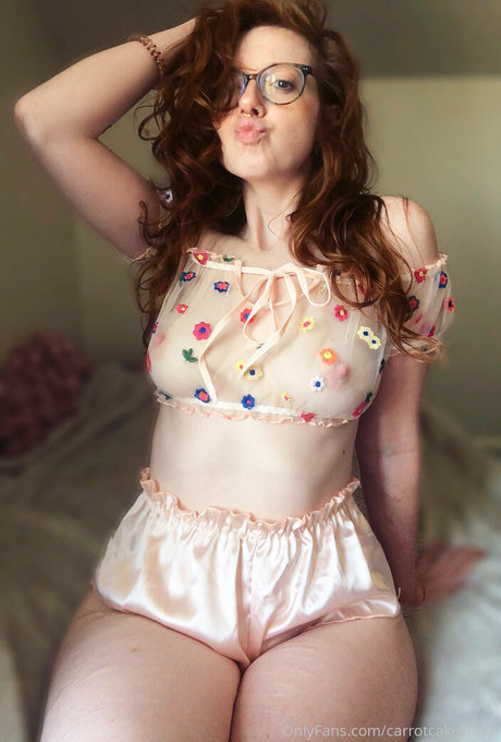 Carrotcakekitten model top pictures