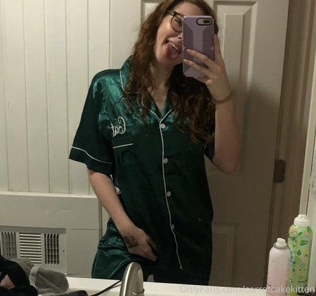 Carrotcakekitten nude model gallery