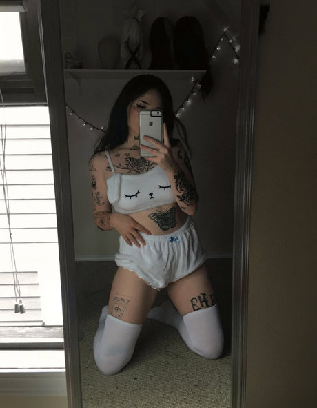 veeginas nudes model gallery