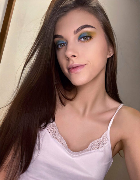 lana virg hot model pics