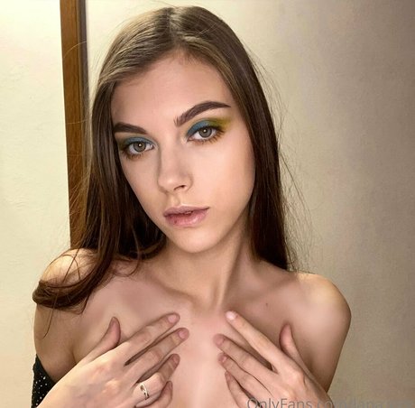 lana virg model hot image