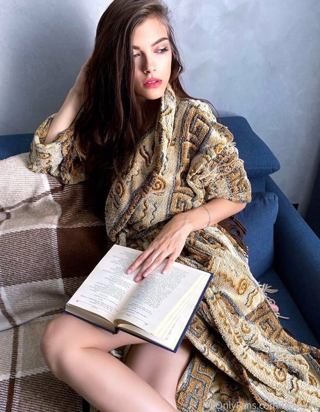 lana virg model art pics