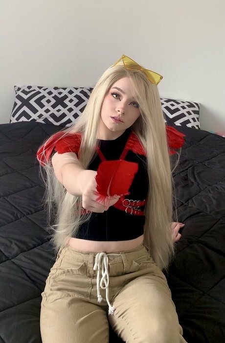 Breadboodle model adult photos