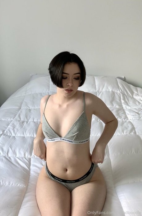 Breadboodle model exclusive picture