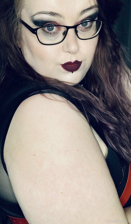 obeymisselle star nude archive