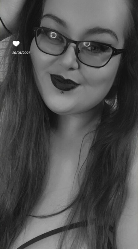 obeymisselle high quality pornstar pictures