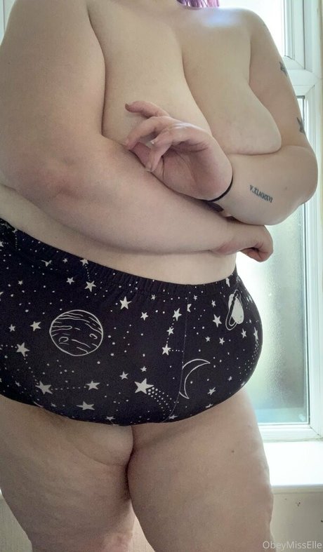 obeymisselle erotic actress picture