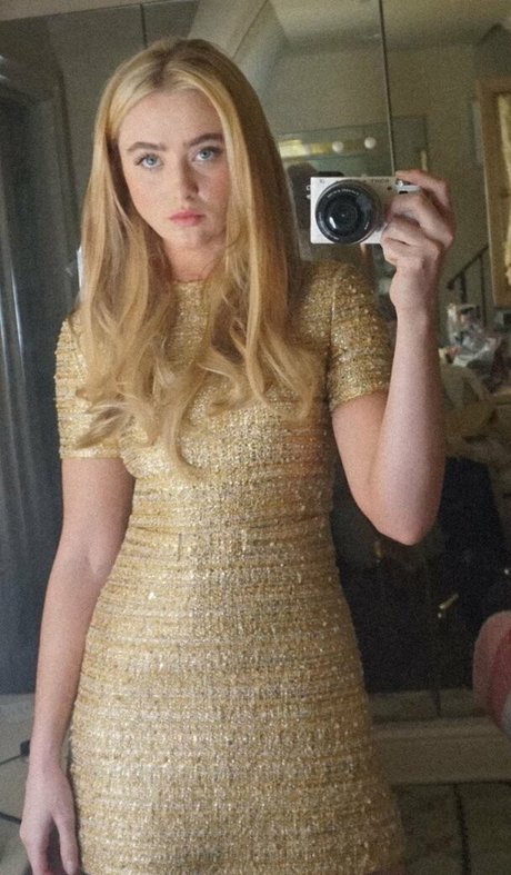 Kathryn Newton nude star pic