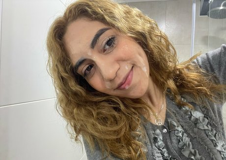 artemiscarmona model top img