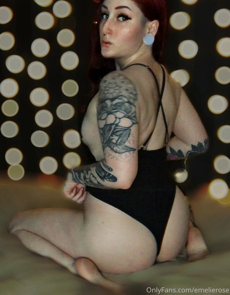 sinisterlilith hot star picture