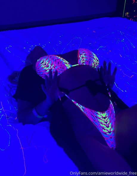 amieworldwide free free model pictures