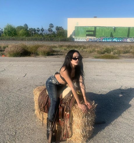 sadsamo naked pornstar pictures